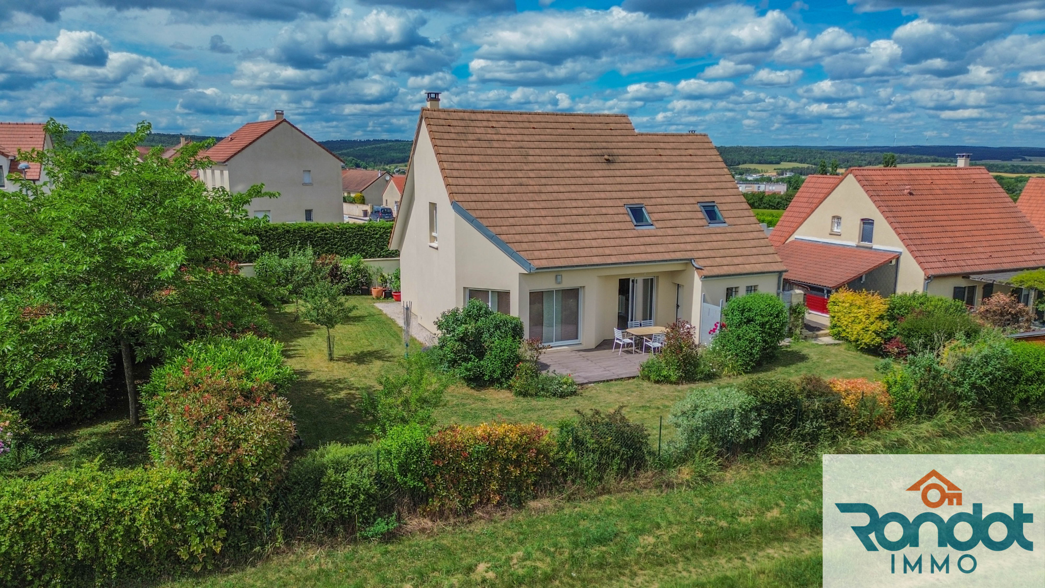 MAISON 7 PIECES / 5 CHAMBRES / 147M2 ENVIRON / 603M2 DE TERR
