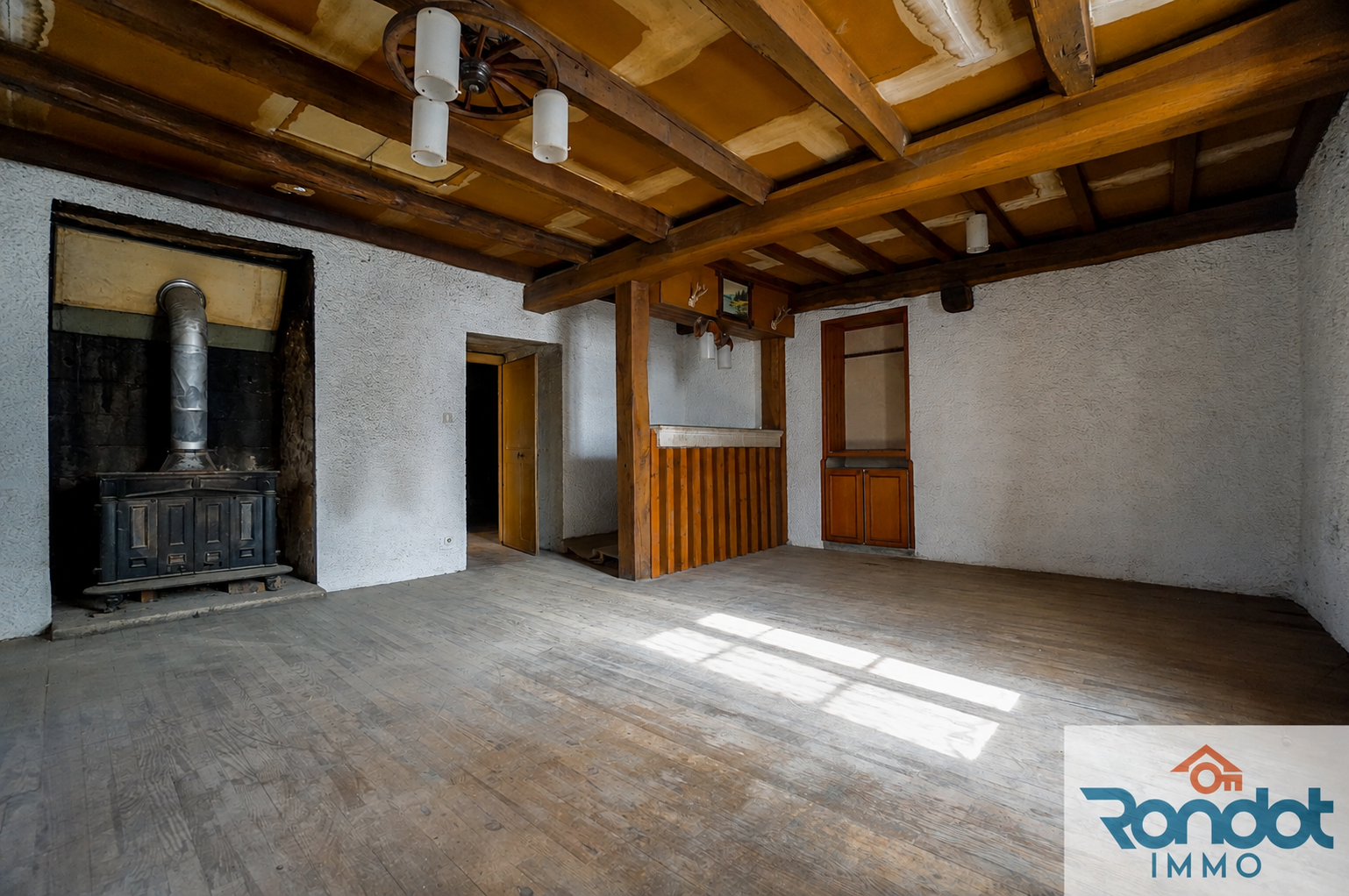 Maison 4 pièces / 2 chambres / 125 m2 / 591 m2 terrain