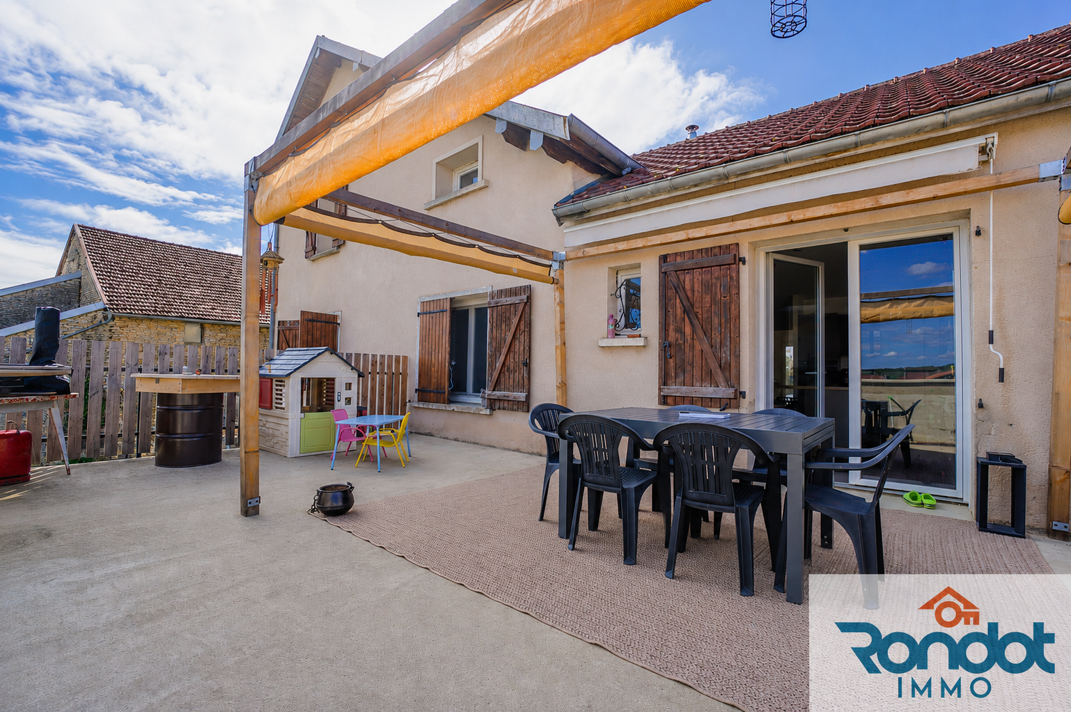Maison 6 pièces / 3 chambres / 185 m2 / 1161 m2 terrain
