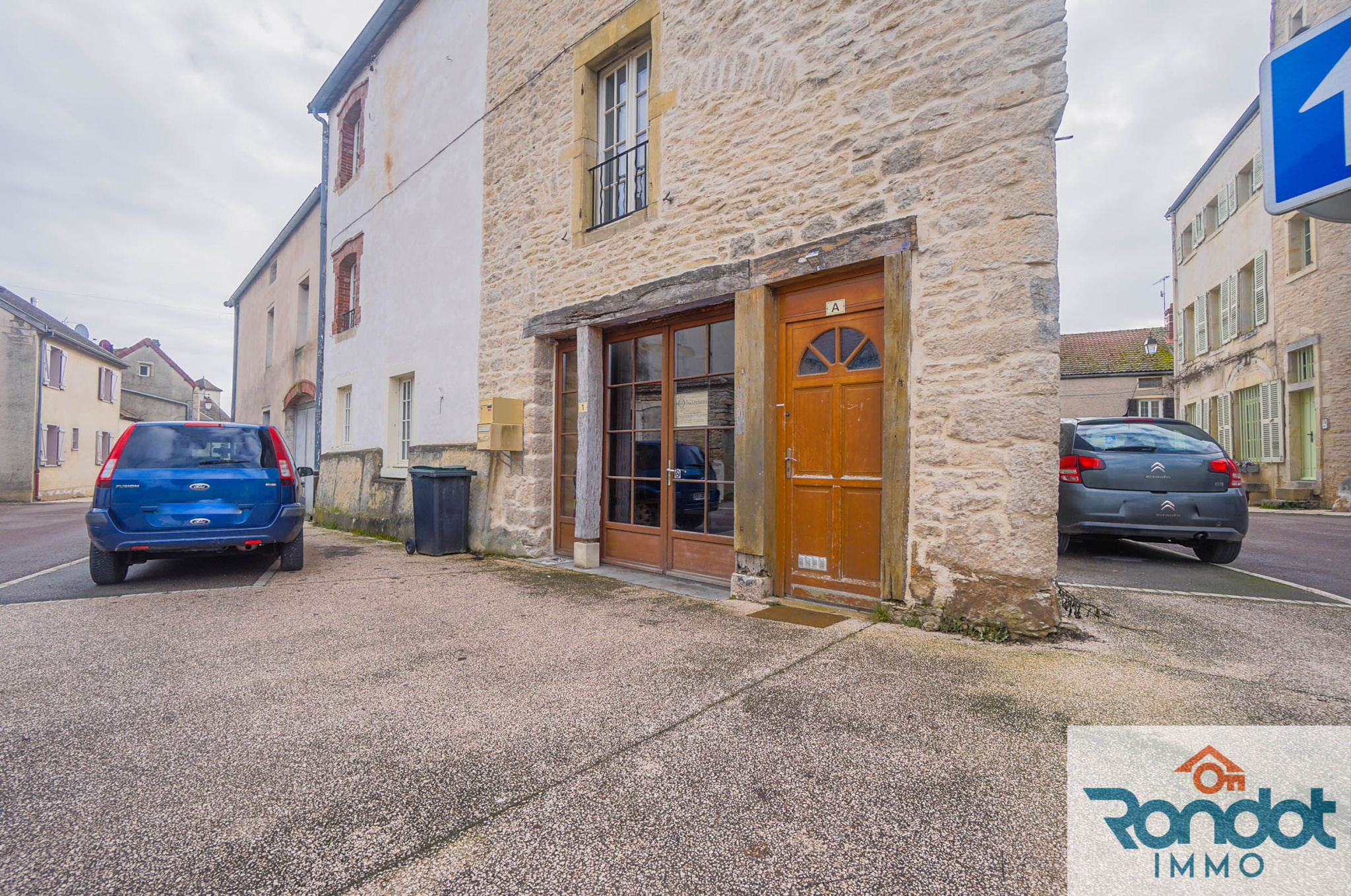 LOCAL COMMERCIAL DE 72 M2 ENVIRON de type 3