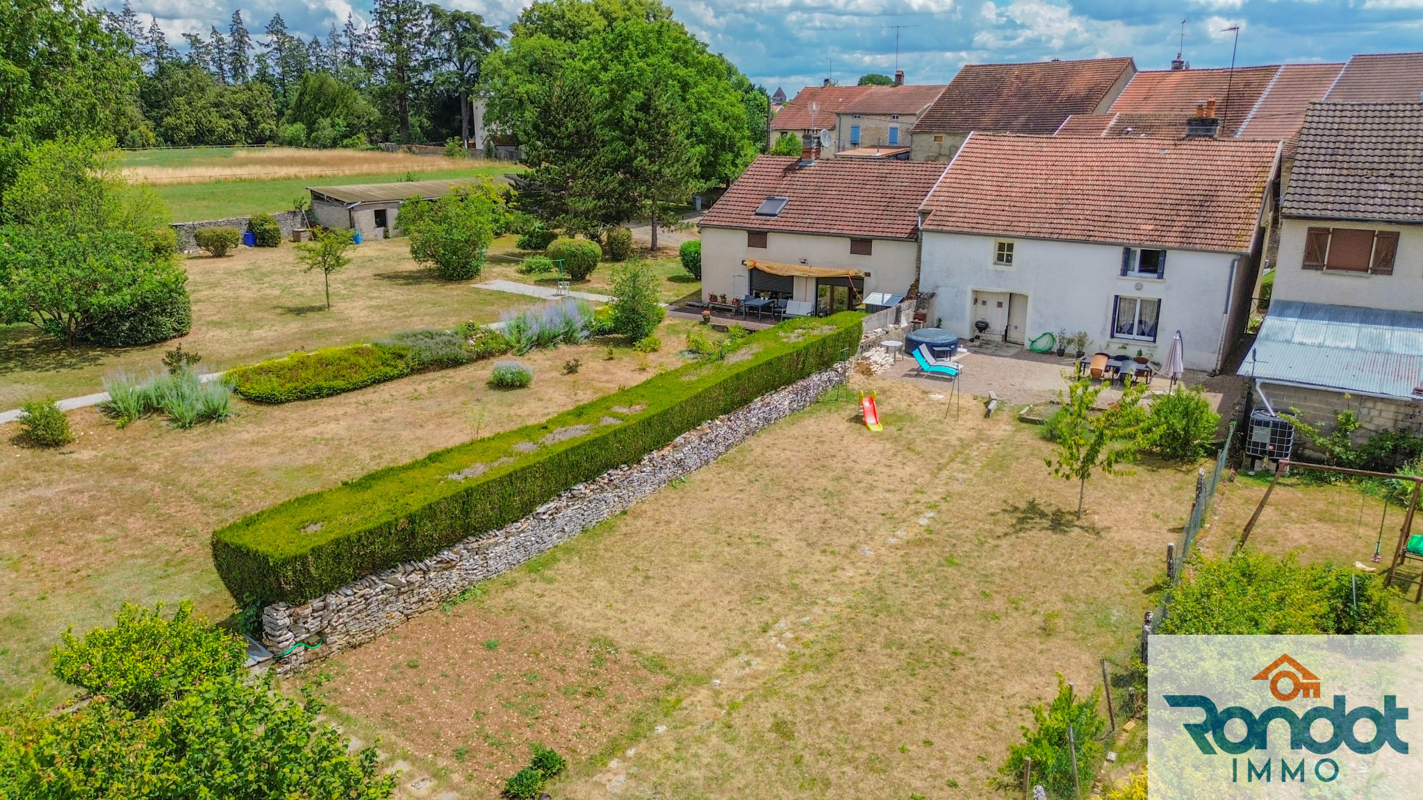 Maison 5 pièces/4 chambres 110 m2 terrain 688 m2